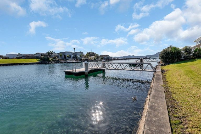 Photo of property in 23 Fred Carr Place, One Tree Point, 0118