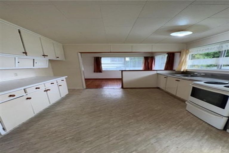 Photo of property in 18 Carbery Place, Manurewa, Auckland, 2102