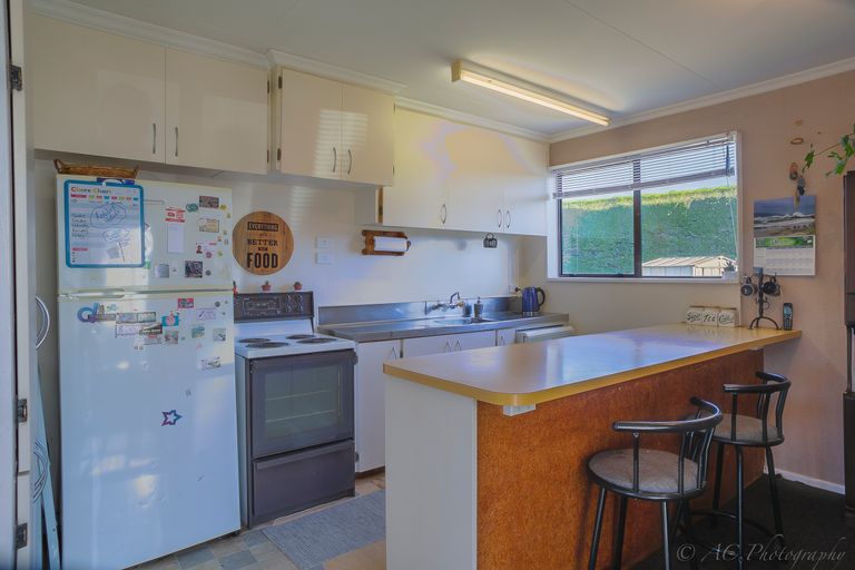 Photo of property in 5 Main Road, Pleasant Point, 7903