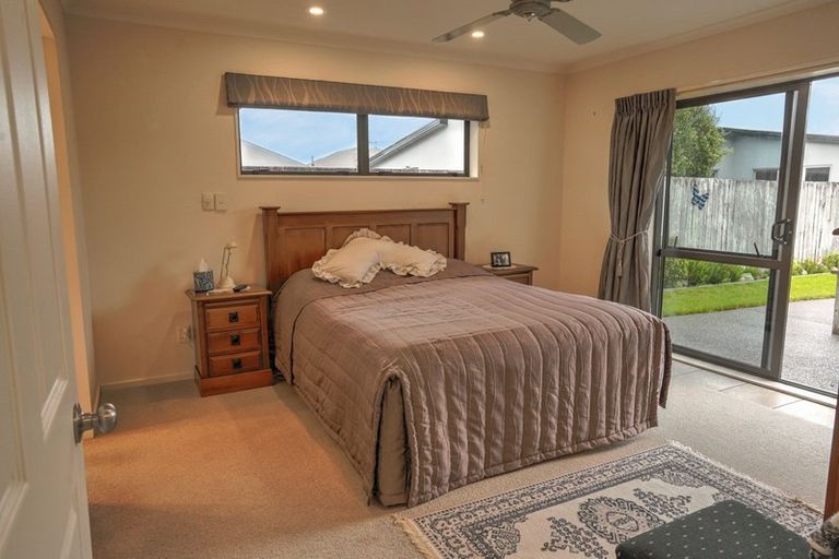 Photo of property in 8 Cairns Crescent, Rototuna, Hamilton, 3210