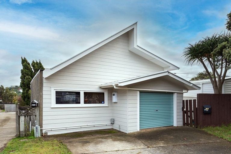 Photo of property in 73 Para Street, Miramar, Wellington, 6022