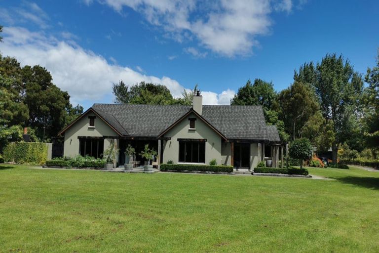 Photo of property in 11 Homestead Lane, Fitzherbert, Palmerston North, 4471