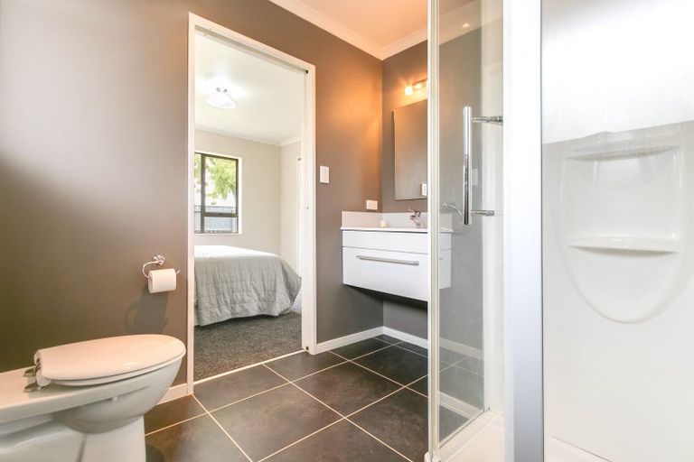 Photo of property in 25 Avenue Road, Greenmeadows, Napier, 4112