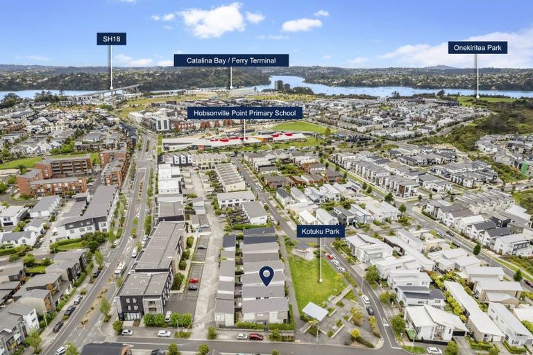 Photo of property in 2 Kotuku Lane, Hobsonville, Auckland, 0616