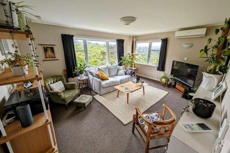 Photo of property in 92 Karepa Street, Brooklyn, Wellington, 6021