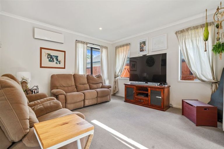 Photo of property in 18 Butterworth Crescent, Papamoa Beach, Papamoa, 3118