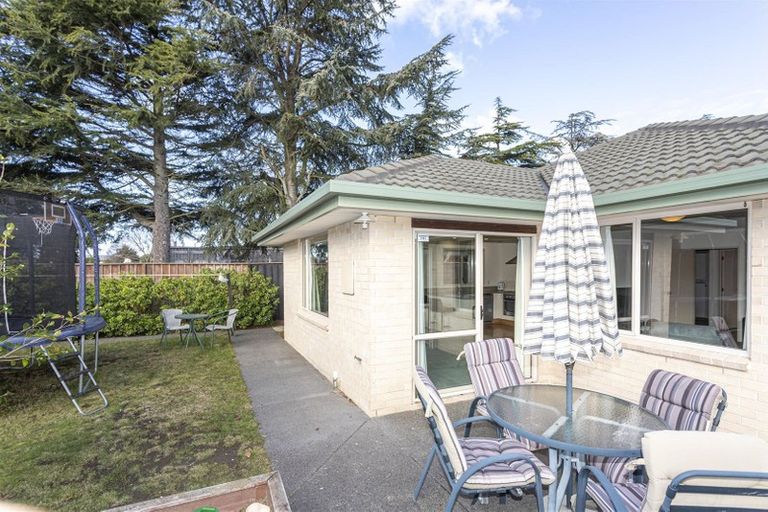 Photo of property in 433b Mairehau Road, Parklands, Christchurch, 8083
