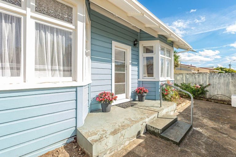 Photo of property in 1 Harrison Street, Whanganui, 4500