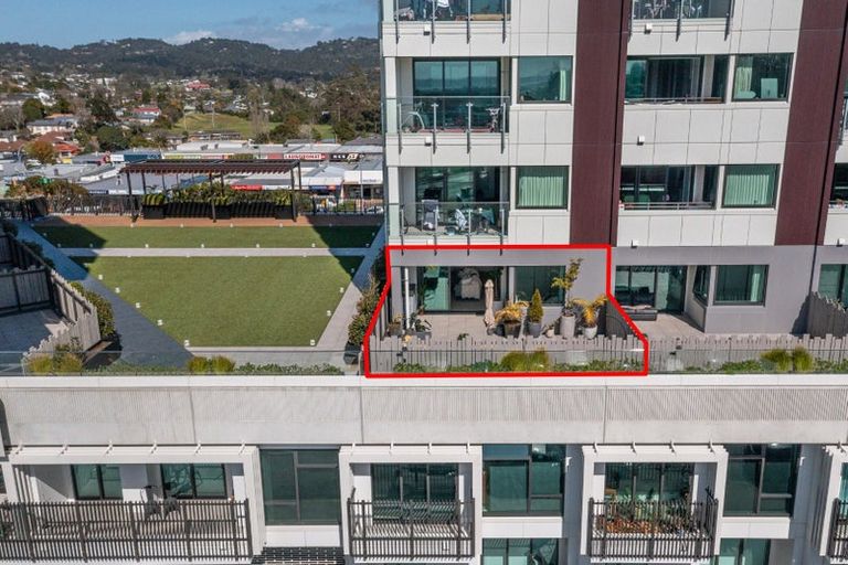 Photo of property in 205/8 Waikumete Road, Glen Eden, Auckland, 0602