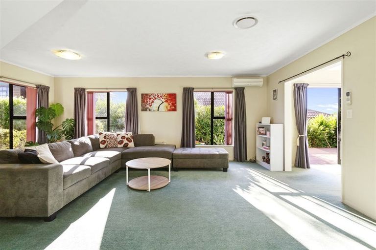 Photo of property in 12 Northwood Close, Woodridge, Wellington, 6037