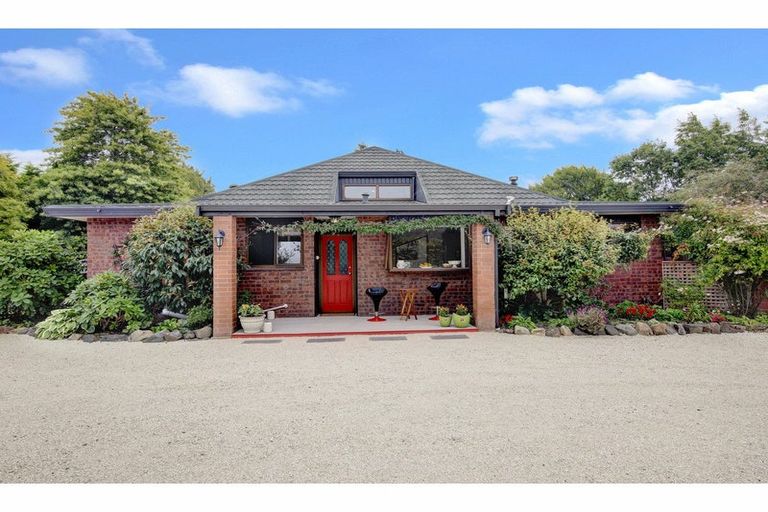 Photo of property in 37 Chinnerys Road, Woodend, 7610