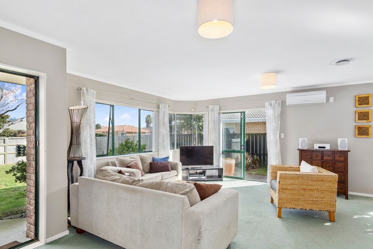 Photo of property in 52 Blake Boulevard, Papamoa Beach, Papamoa, 3118