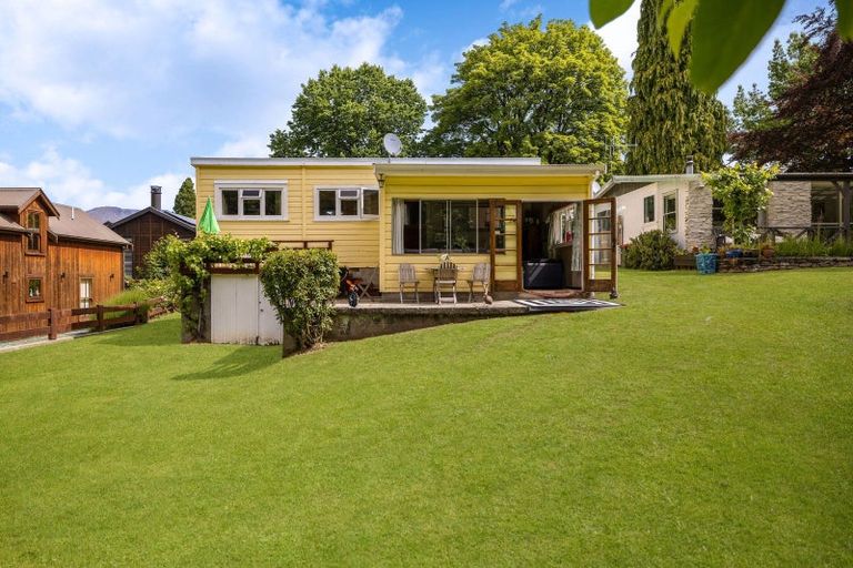 Photo of property in 74 Buckingham Street, Arrowtown, 9302