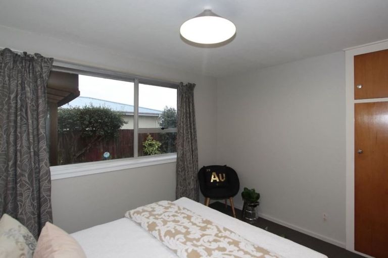 Photo of property in 21 Inwoods Road, Parklands, Christchurch, 8083