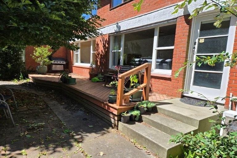 Photo of property in 2/19 Newbridge Place, Ilam, Christchurch, 8041