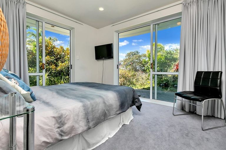 Photo of property in 1/36 King Richard Place, Browns Bay, Auckland, 0630