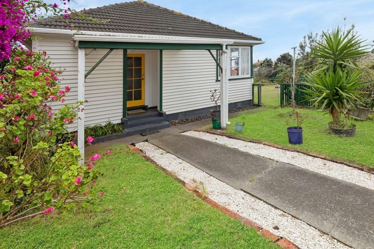Photo of property in 81 Swiss Avenue, Gonville, Whanganui, 4501