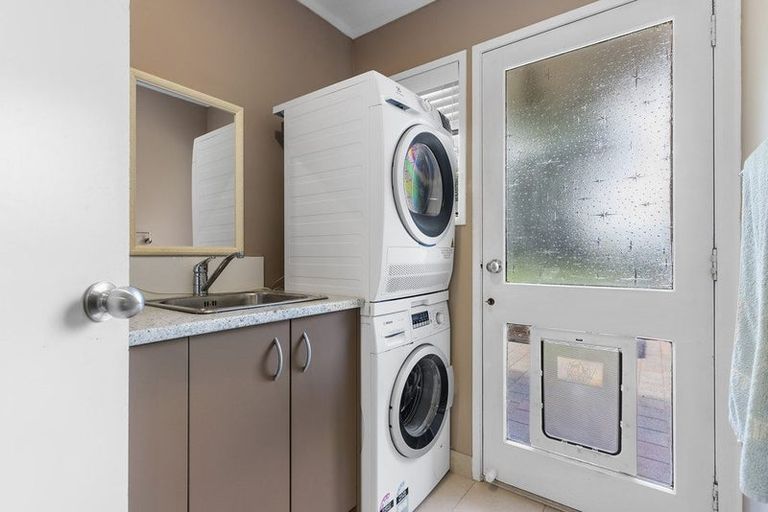 Photo of property in 66 Sunderlands Road, Half Moon Bay, Auckland, 2012