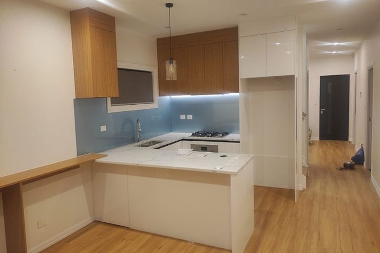 Photo of property in 2 Oakheart Way, Forrest Hill, Auckland, 0620