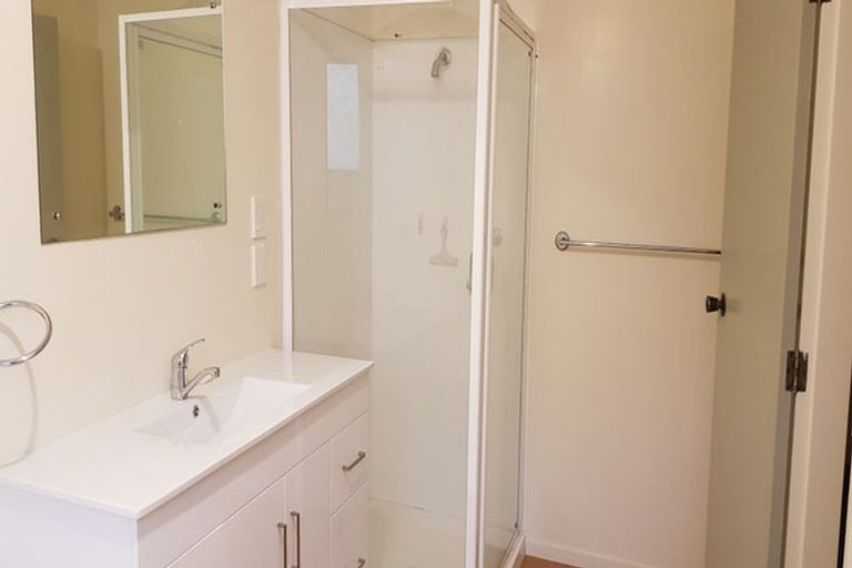 Photo of property in 2 Kekeno Grove, Tirohanga, Lower Hutt, 5010