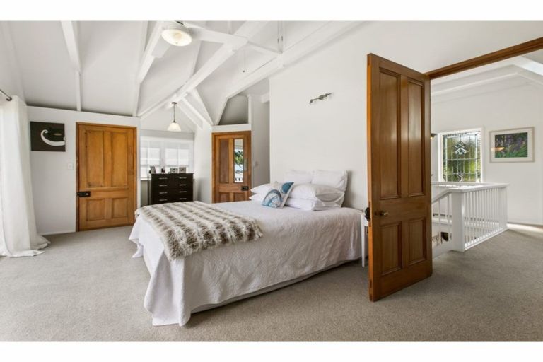 Photo of property in 59 Chatham Avenue, Paremoremo, Auckland, 0632