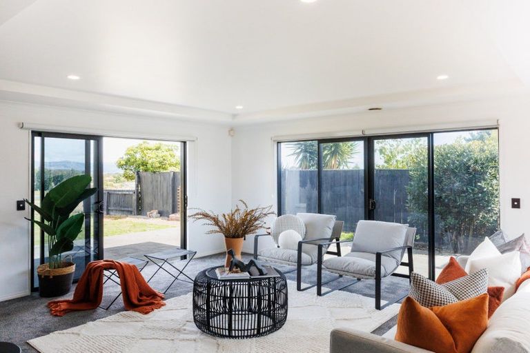 Photo of property in 69 Royal Oak Drive, Kelvin Grove, Palmerston North, 4414