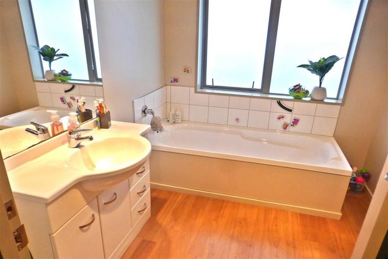 Photo of property in 120 Rolleston Drive, Rolleston, 7614