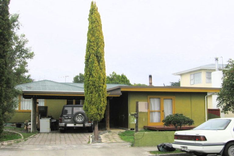 Photo of property in 2 Henderson Crescent, Onekawa, Napier, 4110