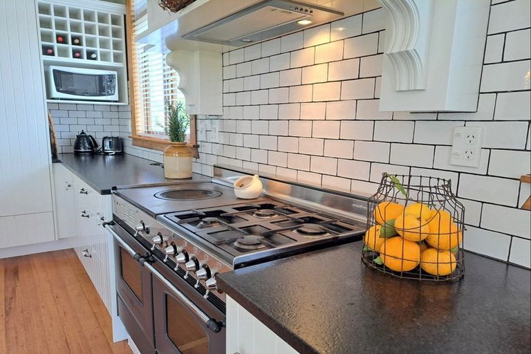 Photo of property in 97 Weraroa Road, Levin, 5510