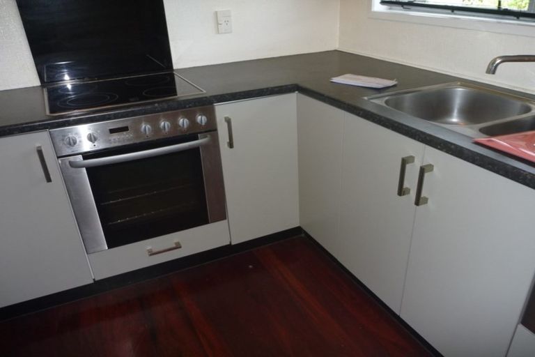 Photo of property in 76 Rosewarne Crescent, Glendene, Auckland, 0602