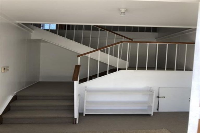 Photo of property in 1 Glenmore Road, Pakuranga Heights, Auckland, 2010