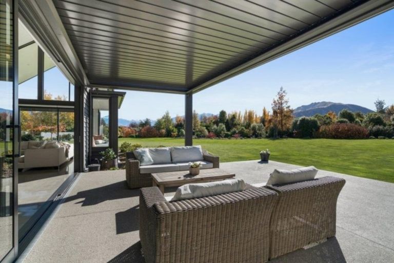 Photo of property in 14 Waimana Place, Wanaka, 9305