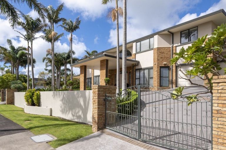 Photo of property in 1 St Elmo Rise, Shamrock Park, Auckland, 2016