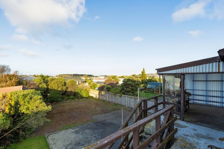 Photo of property in 21 Hartley Street, Foxton Beach, Foxton, 4815