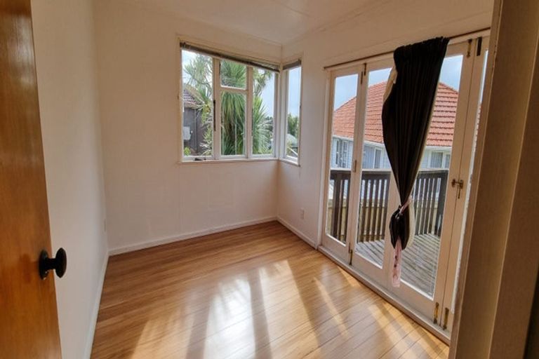 Photo of property in 10 Regent Street, Devonport, Auckland, 0624