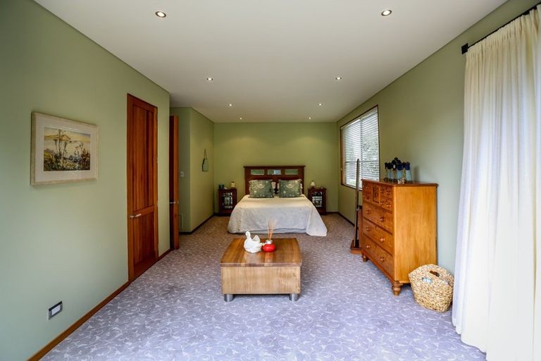 Photo of property in 531 South Road, Omata, New Plymouth, 4374