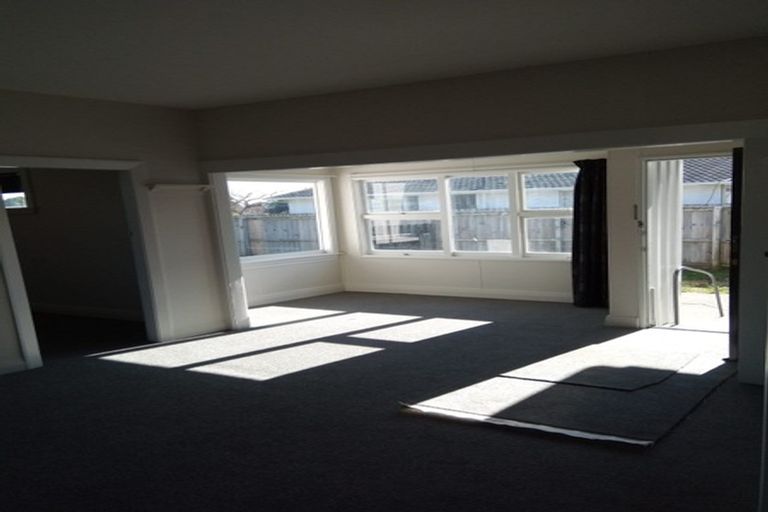 Photo of property in 15 Owles Terrace, New Brighton, Christchurch, 8061