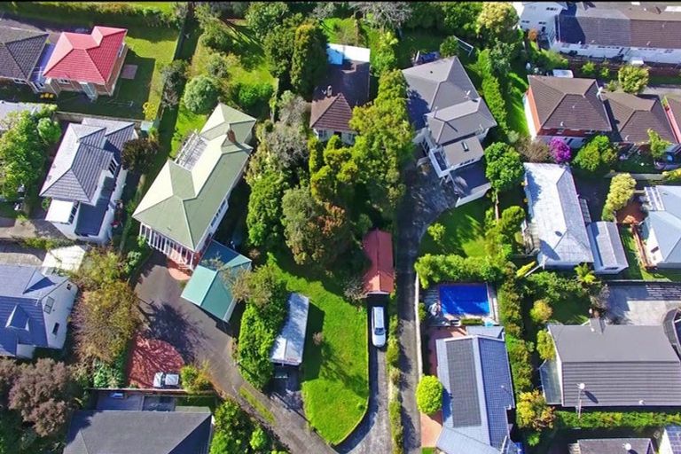 Photo of property in 15 Gordon Avenue, Forrest Hill, Auckland, 0620
