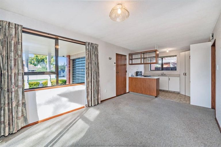Photo of property in 3/22 Lake Terrace Road, Burwood, Christchurch, 8061