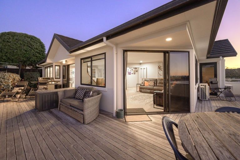 Photo of property in 29 Downing Place, Welcome Bay, Tauranga, 3112