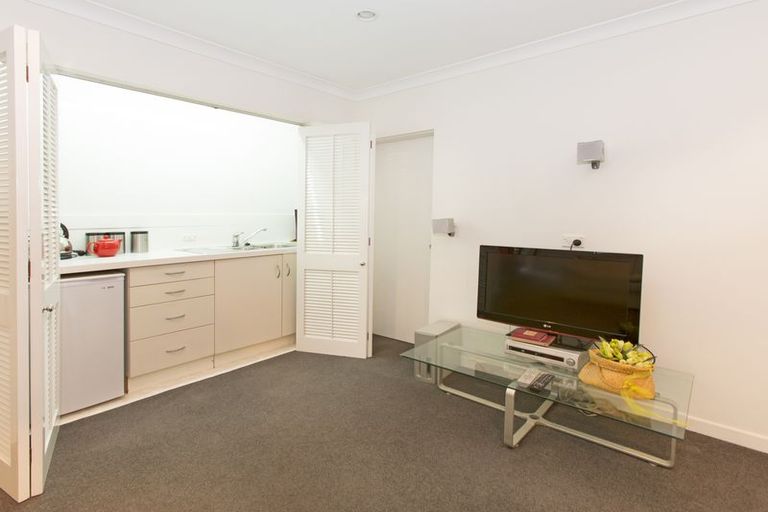 Photo of property in 201 Vipond Road, Stanmore Bay, Whangaparaoa, 0932