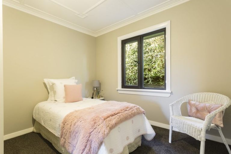 Photo of property in 30 Middleton Road, Kew, Dunedin, 9012