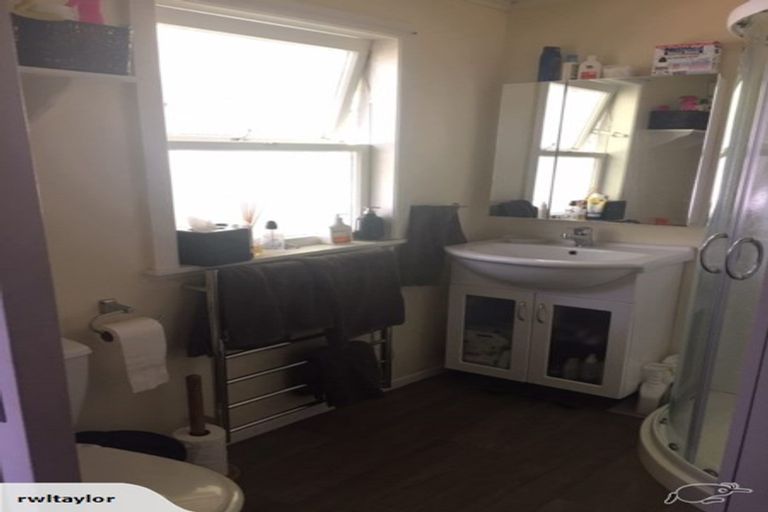 Photo of property in 369 Triangle Road, Henderson, Auckland, 0610