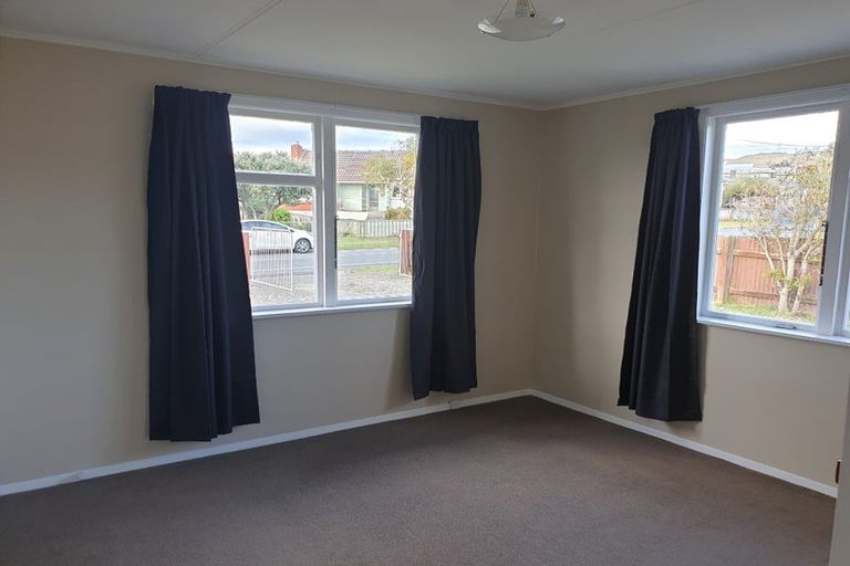 Photo of property in 11a Castor Crescent, Cannons Creek, Porirua, 5024