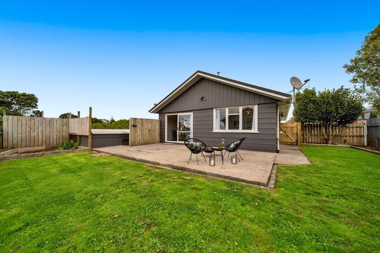 Photo of property in 5 Anson Place, Westown, New Plymouth, 4310