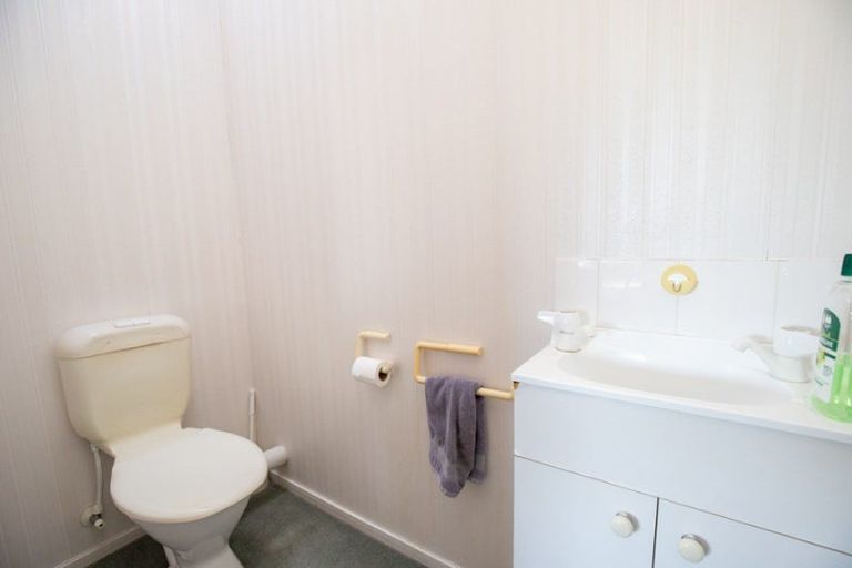 Photo of property in 15 Walton Place, Ngatea, 3503