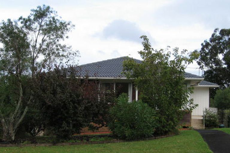 Photo of property in 33 Eyre Street, Henderson, Auckland, 0612