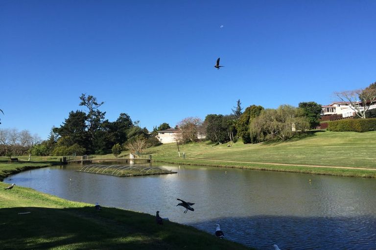 Photo of property in 11 Walnut Lane, Browns Bay, Auckland, 0630