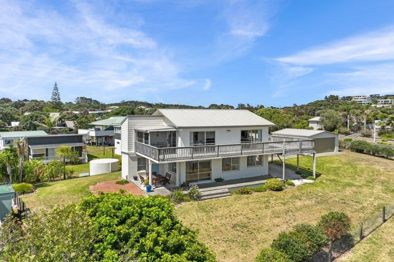Photo of property in 14 Holiday Crescent, Mangawhai Heads, Mangawhai, 0505