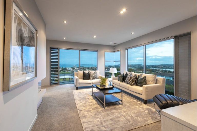 Photo of property in 24 Manhattan Rise, Orewa, 0931